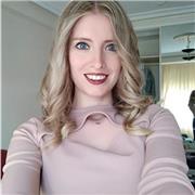Filóloga Inglesa y maestra de Inglés con ganas de enseñar y de que mis alumnos aprendan. También preparo Cambridge y Trinity